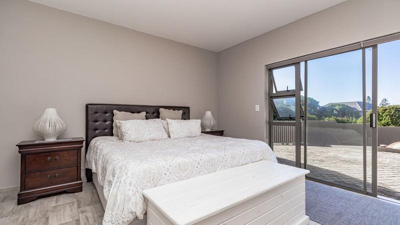 6 Bedroom Property for Sale in Outeniqua Strand Western Cape